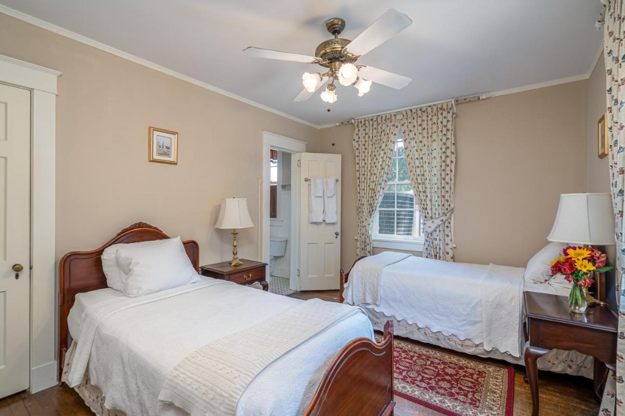 Cedars Of Williamsburg Bed & Breakfast Exteriör bild