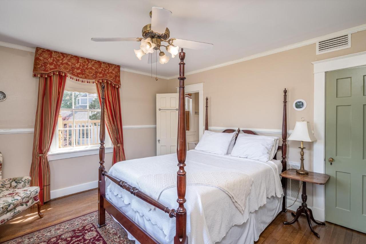 Cedars Of Williamsburg Bed & Breakfast Exteriör bild