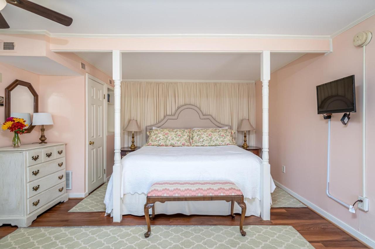 Cedars Of Williamsburg Bed & Breakfast Exteriör bild
