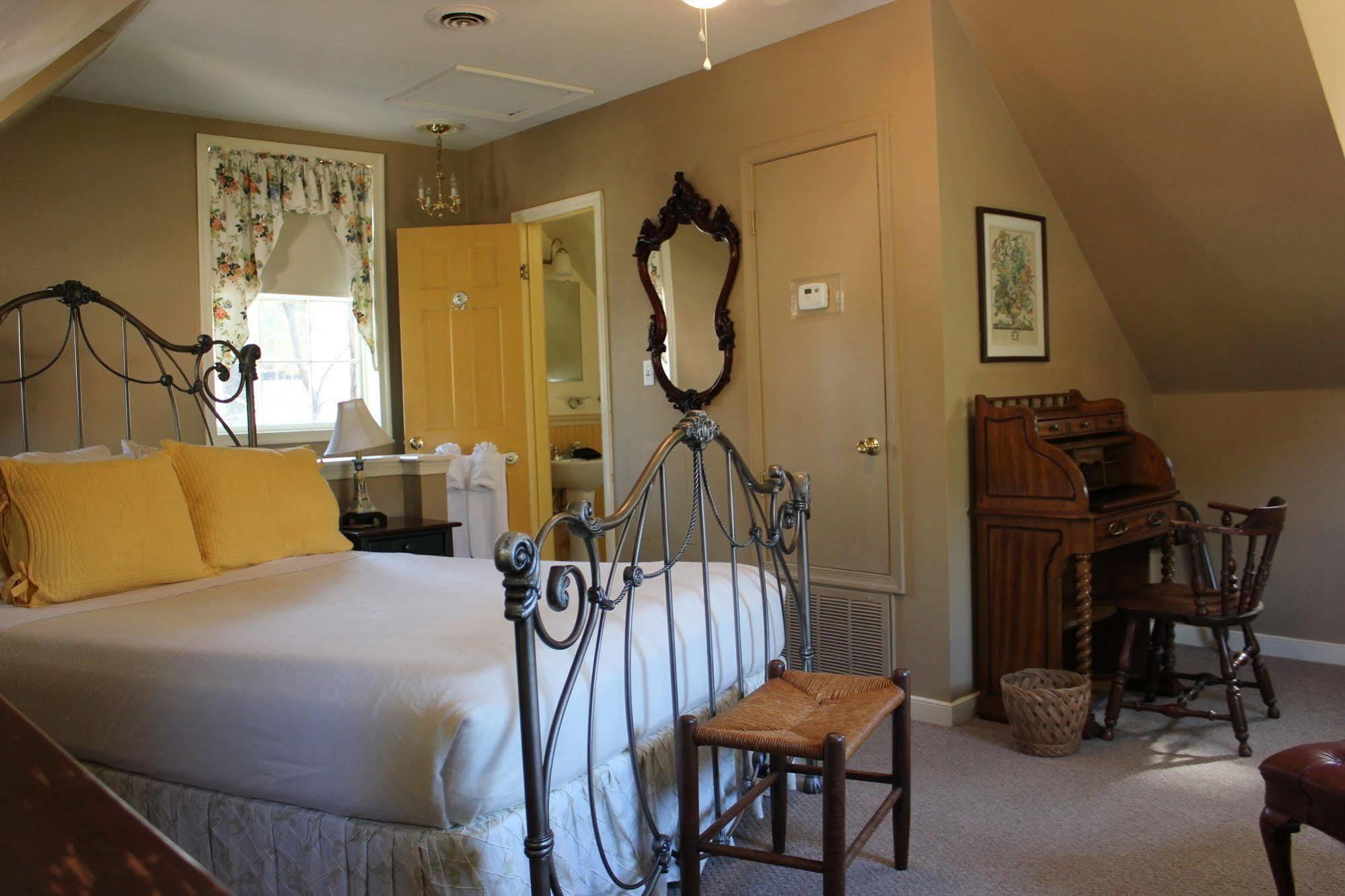 Cedars Of Williamsburg Bed & Breakfast Exteriör bild